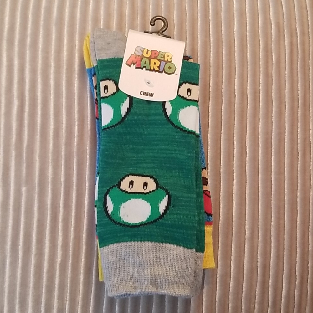 NWT Men's Super Mario Crew Socks